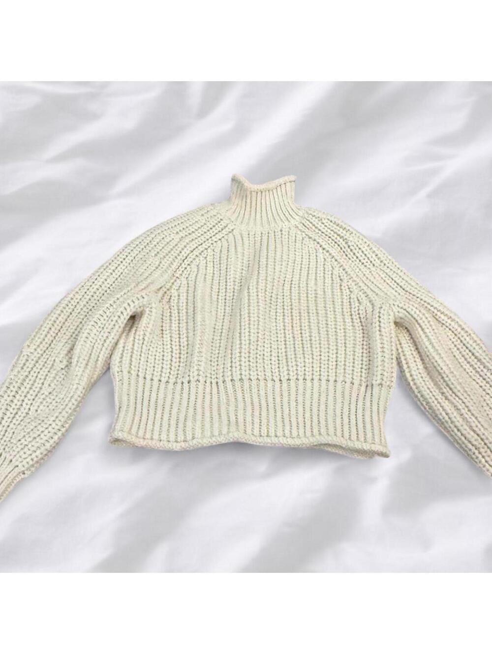 H&M cream chunky knit turtleneck sweater S